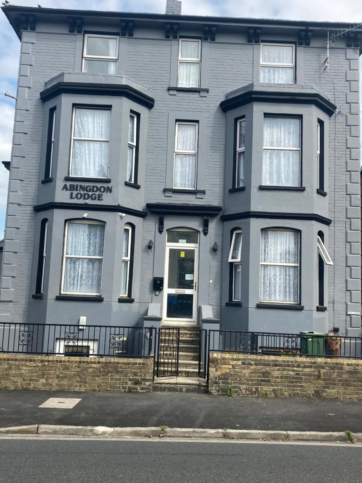Abingdon Lodge & Suit Ryde  Exterior foto